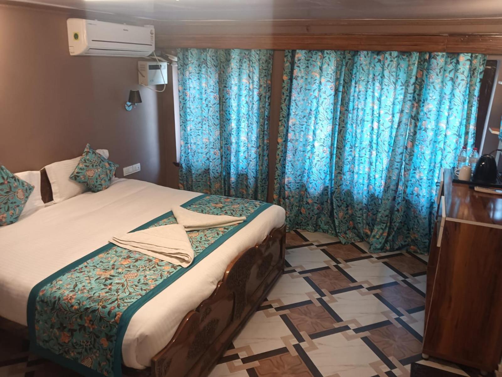 Hotel Arbor Srīnagar 外观 照片